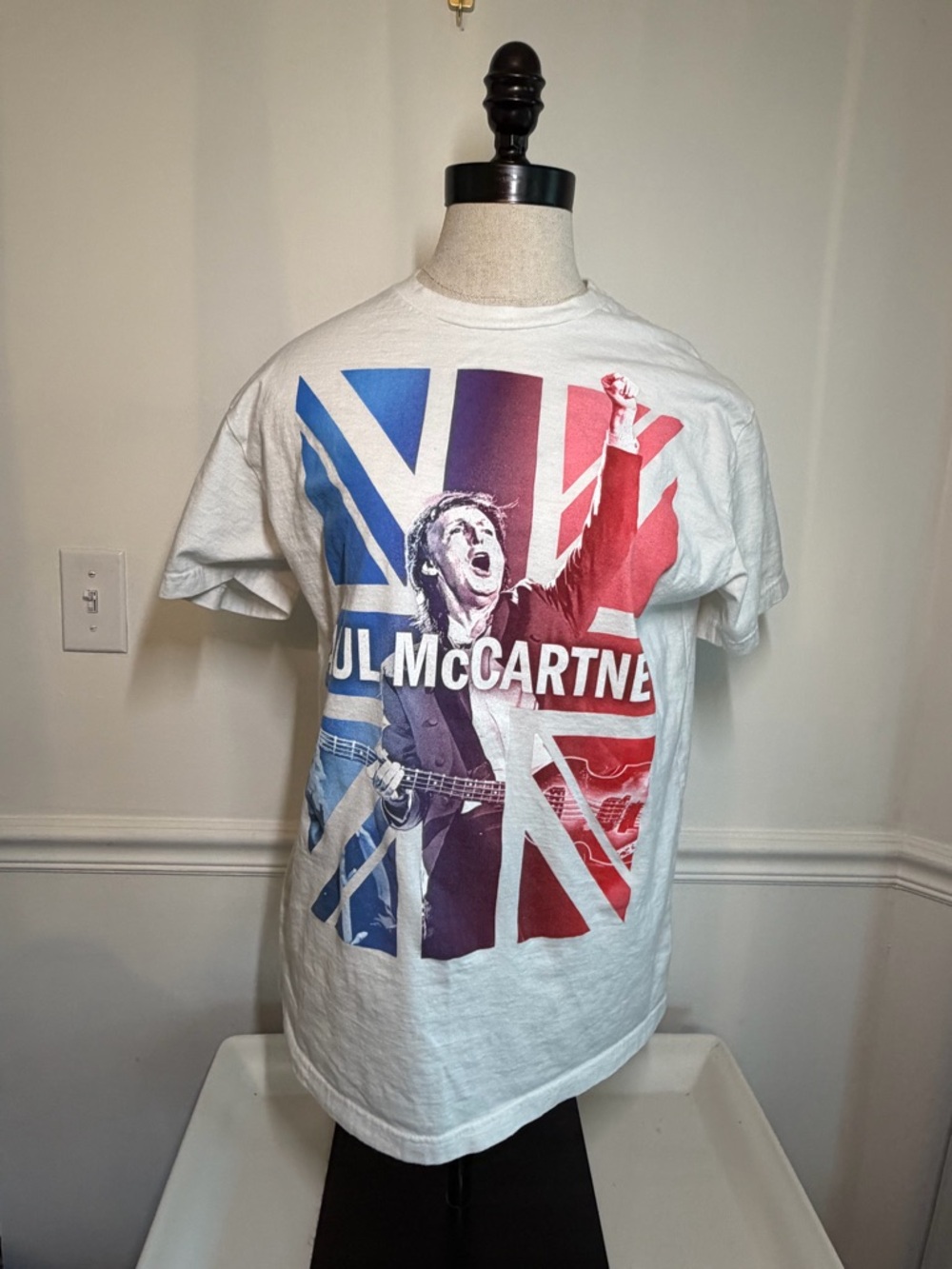 Paul McCartney Graphic Tee - size M